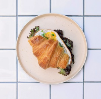 کروسان و نیمرو